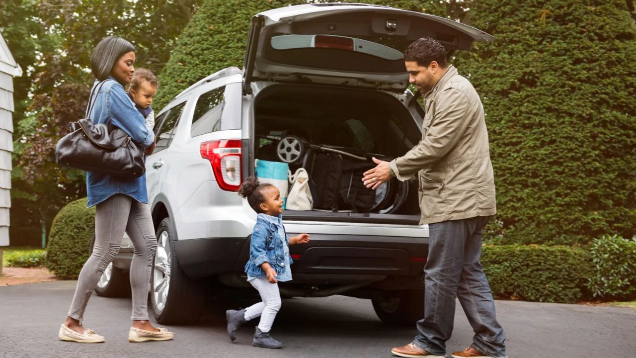 Top 5 Family Cars: బడ్జెట్ ధరలో లగ్జరీ సేఫ్టీ.. 2026లో ట్రెండ్ అవుతున్న ఫ్యామిలీ కార్లు..!