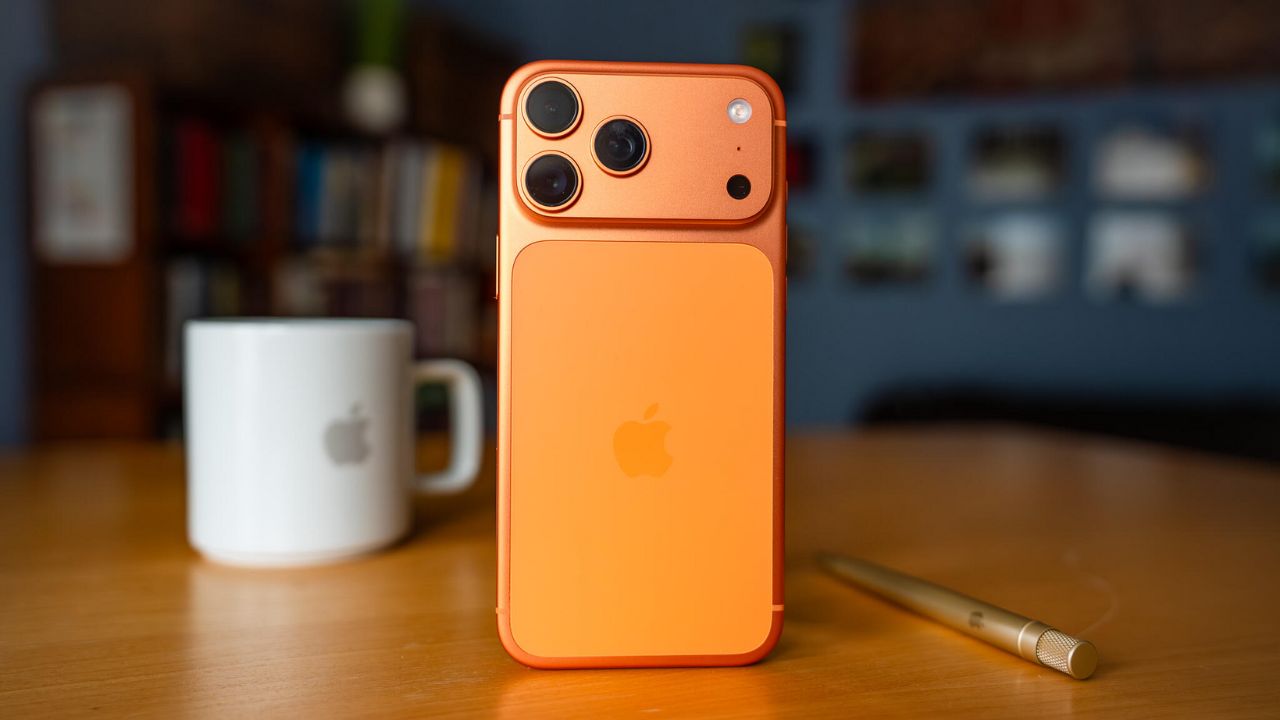 iPhone 17: ఆకాశం నుంచి దిగొచ్చిన ఐఫోన్ 17 ధర.. పండగ ఆఫర్ సేల్‌లో ఎగబడి కొంటున్న జనం..!