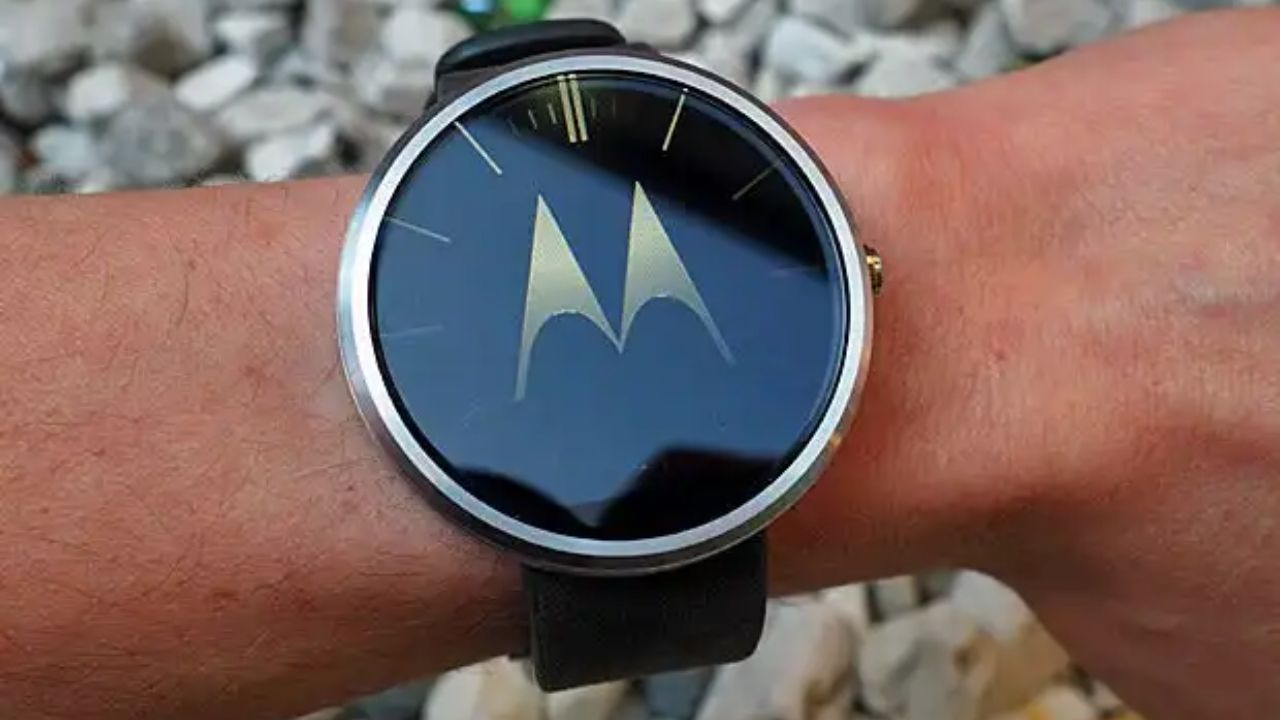 Moto Watch: మోటో వాచ్.. స్టైల్, టెక్నాలజీ కలయిక.. ఆరోగ్యం, ఫిట్‌నెస్‌కు కేరాఫ్ అడ్రస్..!