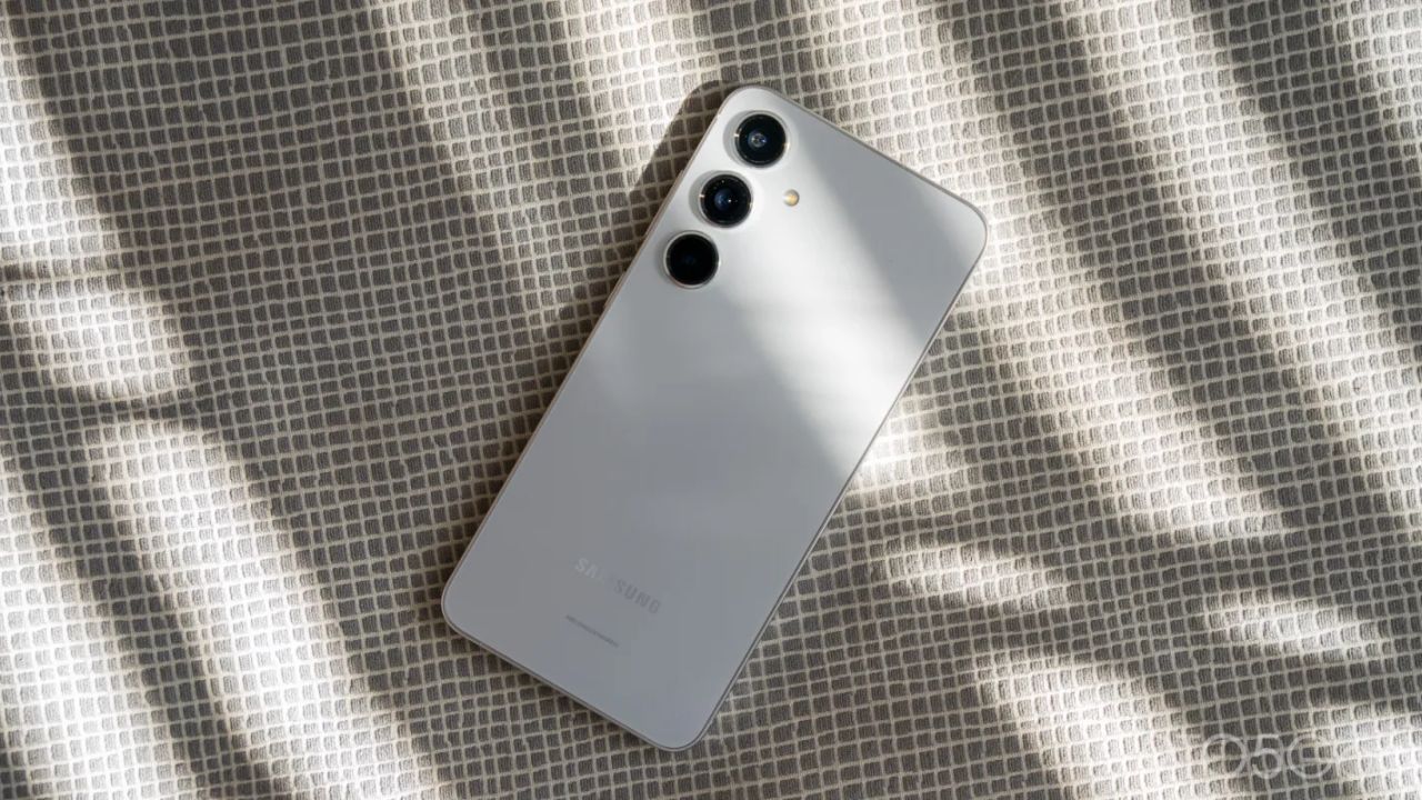  స్మార్ట్‌ఫోన్ ప్రపంచంలో శాంసంగ్ బ్రాండ్‌కు ఉన్న క్రేజే వేరు