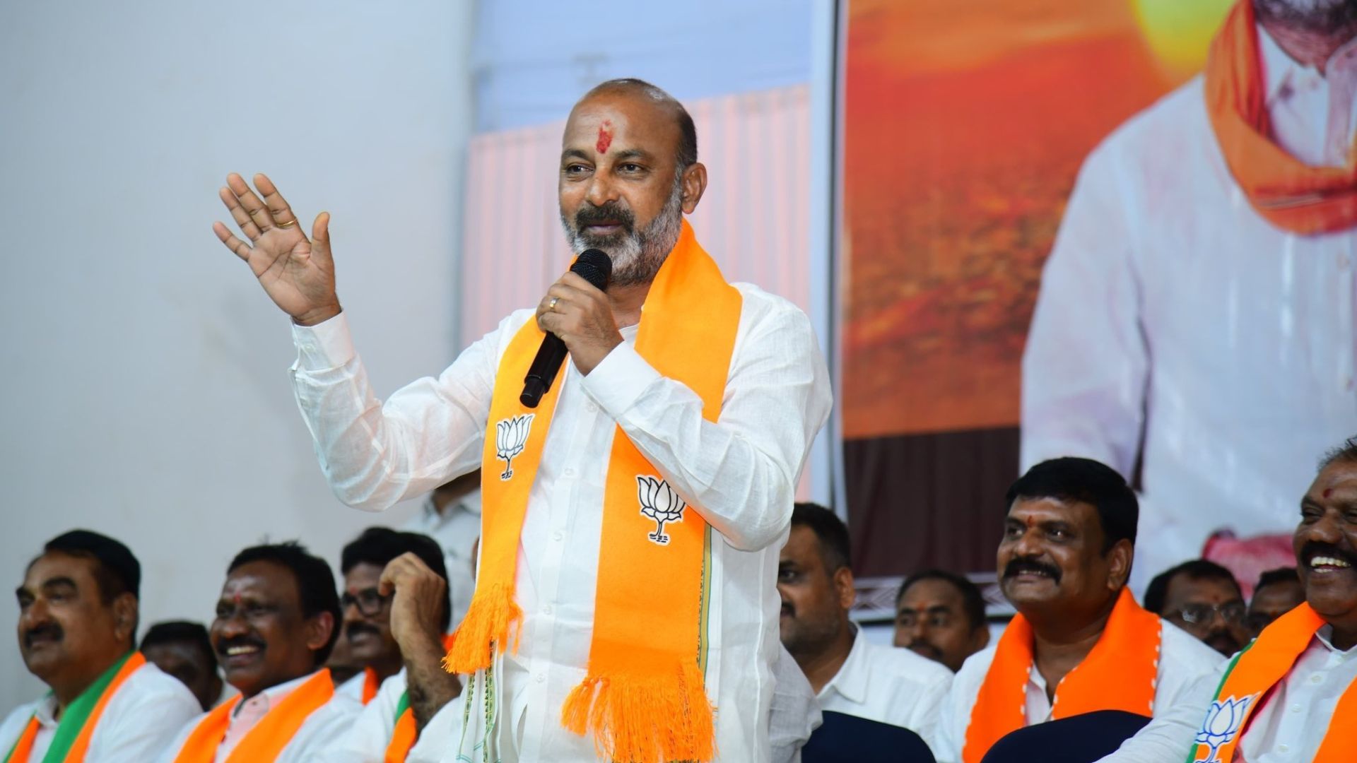 Bandi Sanjay: ఫోన్‌ ట్యాపింగ్‌ కేసుపై బండి సంజయ్ సంచలన వాఖ్యాలు