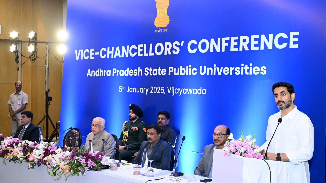 Nara Lokesh: వీసీలపై నారా లోకేష్ కీలక వ్యాఖ్యలు