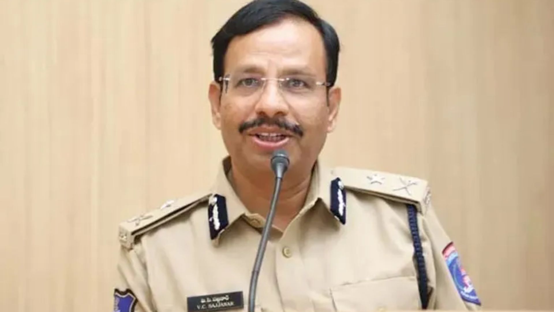 Vc Sajjanar: గాలిపటం ఎగరాల్సింది ఆకాశంలో.. అమాయక ప్రాణాల్లో కాదు: సజ్జనార్‌ ట్వీట్‌