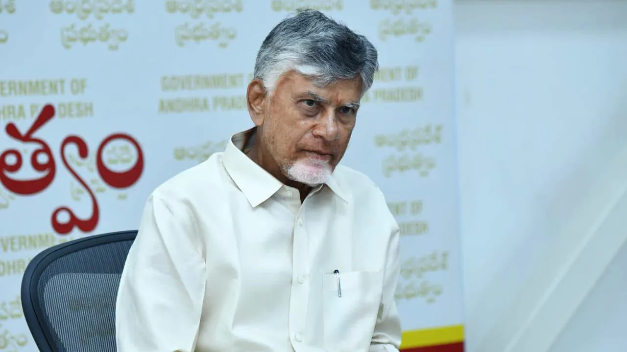 జిల్లా కలెక్టర్లు కొత్త దారిలో నడవాలి