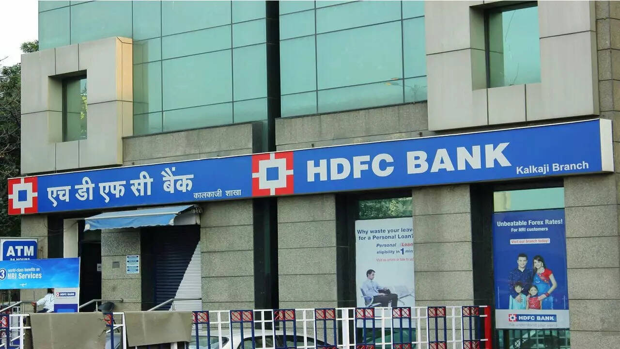HDFC బ్యాంక్ కొత్త CEO ఎంపికకు రెండు పేర్లు సమర్పణ