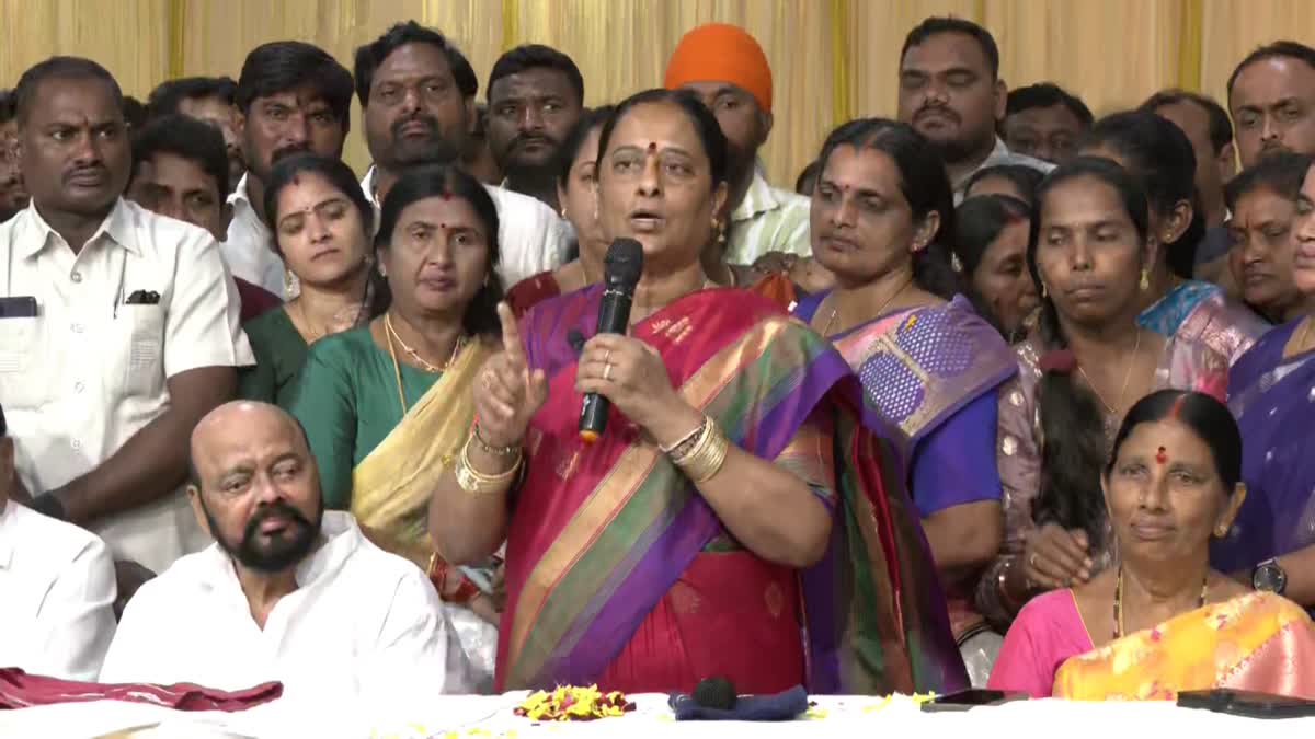 వరంగల్‌లో కార్యకర్తలతో కొండా సురేఖ దంపతుల సమావేశం