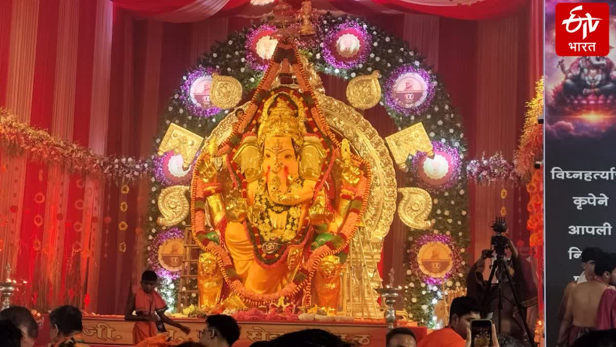 66 కిలోల గోల్డ్, 335 కిలోల వెండి ఆభరణాలతో గణపయ్యకు అలంకరణ- గణేశ్ మండపానికి రూ.703 కోట్ల ఇన్సూరెన్స్