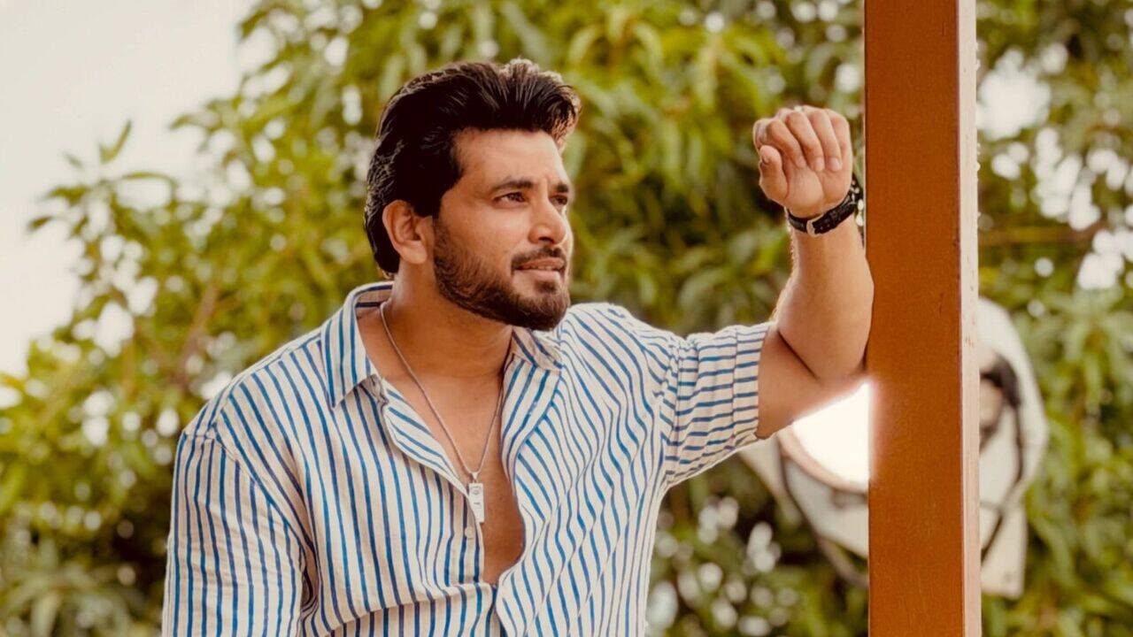 శివ్ ఠాక్రే బప్పా గురించి చెప్పిన అనుభవాలు