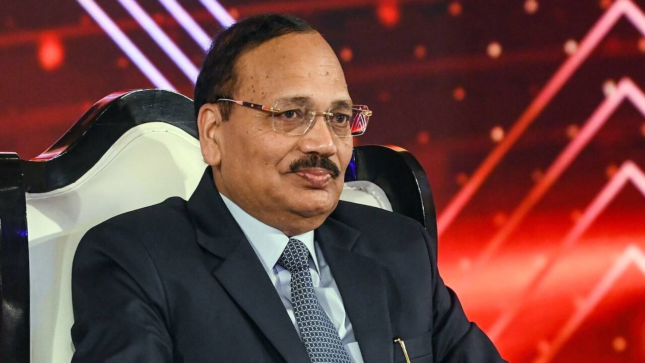 న్యాయ వ్యవస్థలో మార్పులు అవసరం - CJI సూర్యకాంత్ న్యాయ వ్యవస్థలో మార్పులు అవసరం - CJI సూర్యకాంత్