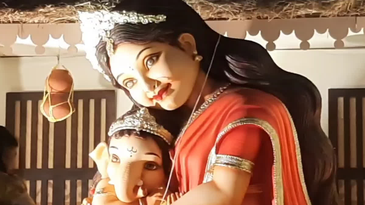 కరీంనగర్​లో మండువా గణపతి - అధిక సంఖ్యలో తరలి వస్తున్న భక్తులు