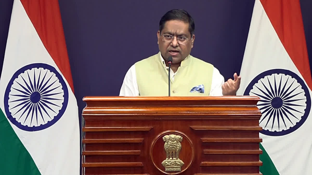 పాక్కు ఇలాంటి జిమ్మిక్కులు కొత్తేం కాదు- మసూద్ అజర్ రివార్డ్పై భారత్ పాక్కు ఇలాంటి జిమ్మిక్కులు కొత్తేం కాదు- మసూద్ అజర్ రివార్డ్పై భారత్