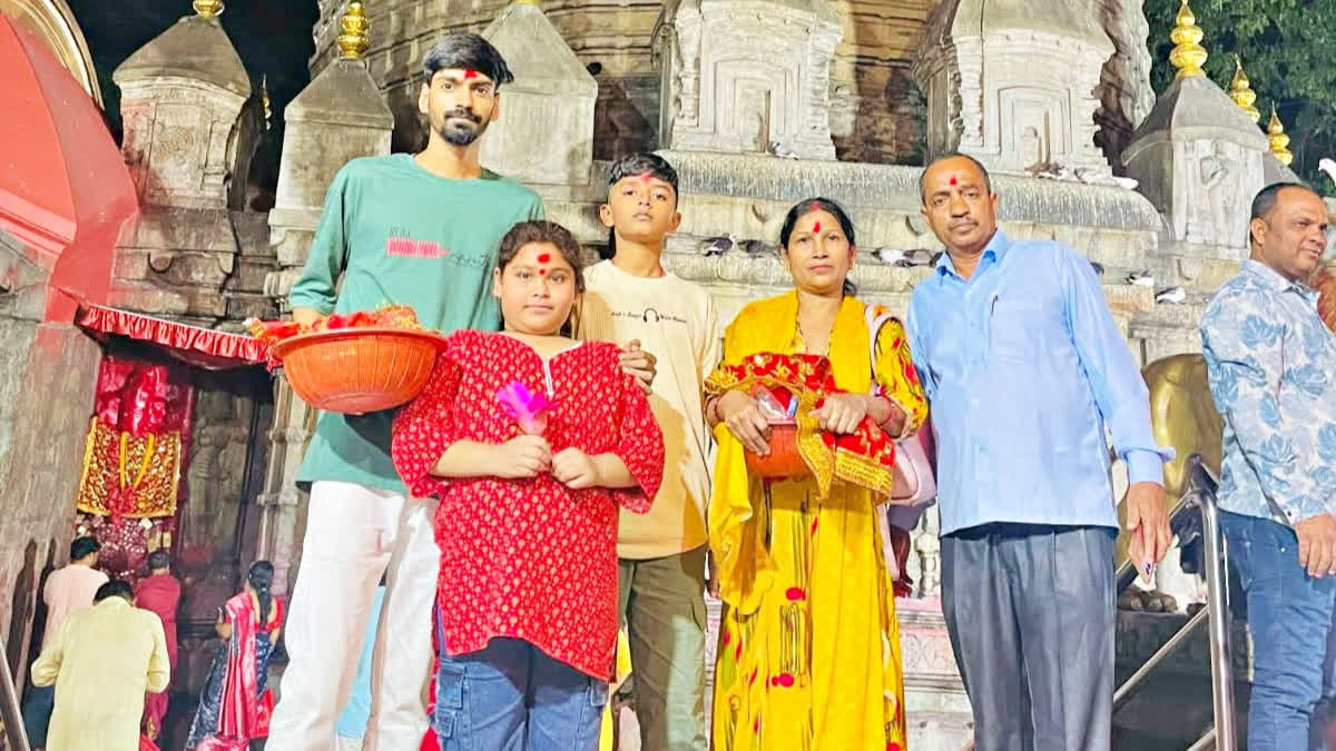 కన్నవారే వదిలేసిన పిల్లలకు తల్లిదండ్రులుగా మారి- ఆస్తులు అమ్మి మరీ ఆనాథలకు అండగా!