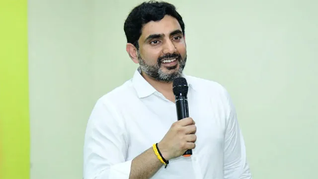 మంత్రి లోకేశ్‌కు బ్రహ్మరథం.. ఎన్టీఆర్, పరిటాల విగ్రహాల ఆవిష్కరణ