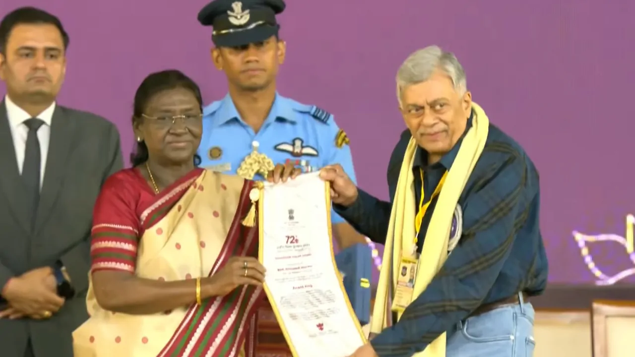 దాదాసాహెబ్ ఫాల్కే అవార్డు గ్రహీత అనంత్ నాగ్ తన విజయానికి 'కర్మభూమి, జన్మభూమి మరియు ధర్మభూమి'ని క్రెడిట్ చేస్తున్నారు