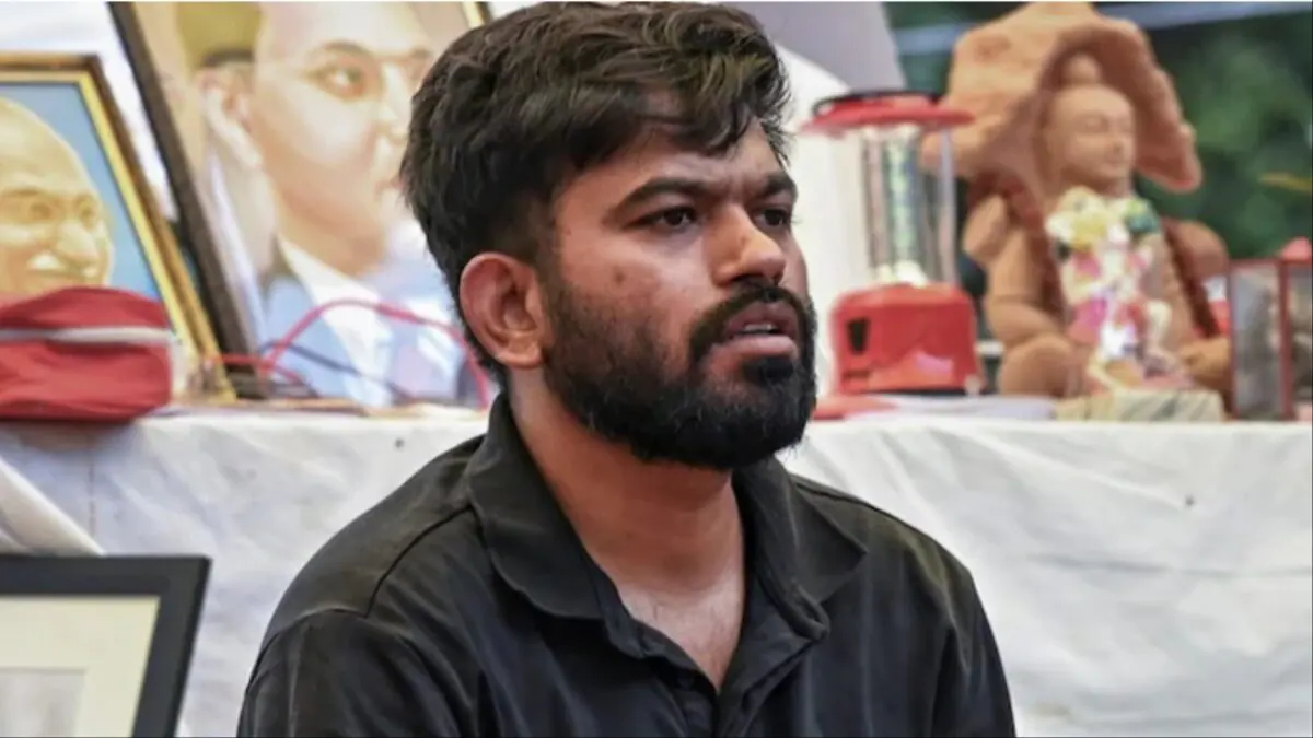 ఎన్నికల కమిషనర్ గ్యానేష్ కుమార్ రాజీనామా కోరుతూ నిరసన