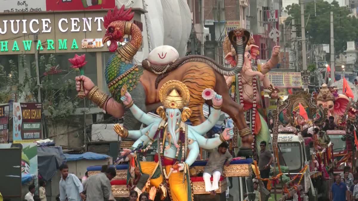 భాగ్యనగరంలో మహా నిమజ్జనం సుసంపన్నం