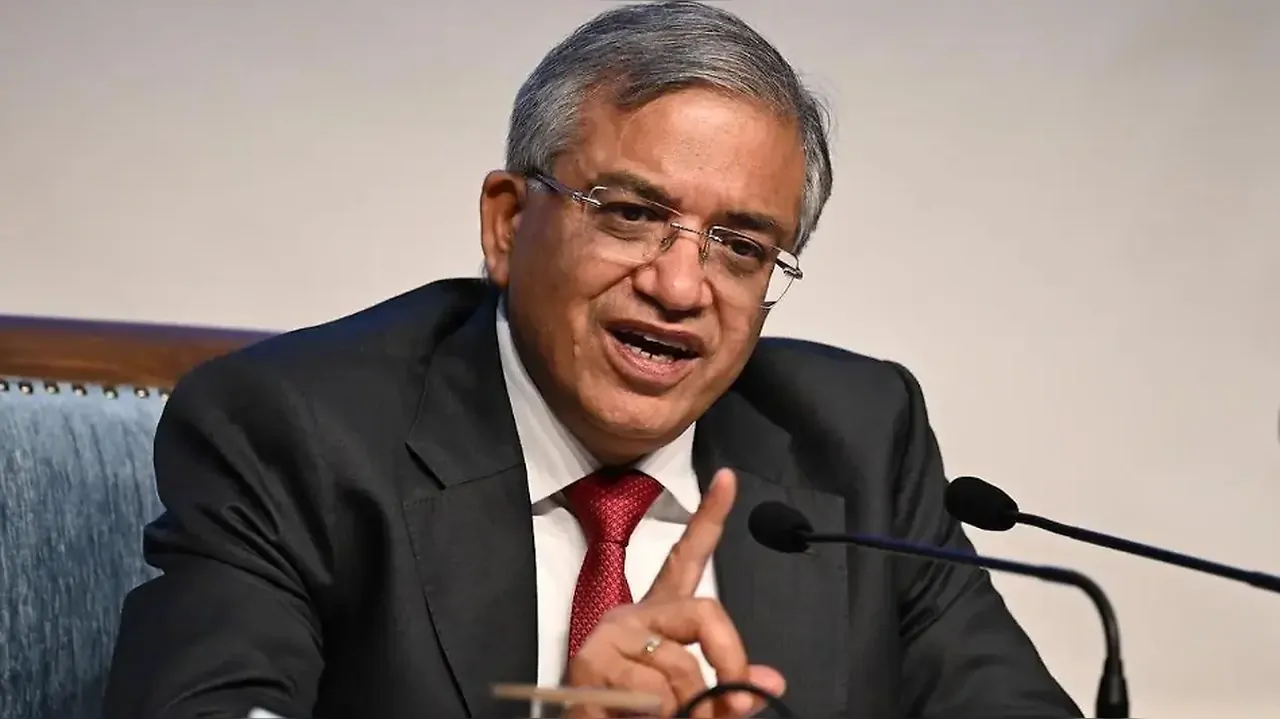 జియాన్‌ష్ కుమార్ పై కేరళ సీఎం తీవ్ర విమర్శలు