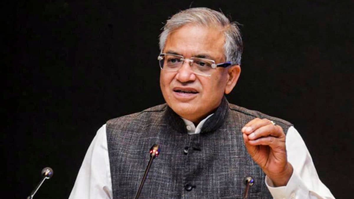 జియాన్ కుమార్ పై ఆరోపణలు.. కాంగ్రెస్ నేతల నుంచి విమర్శలు