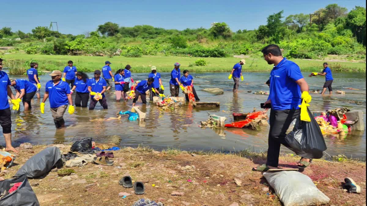 ఐటీ ఉద్యోగుల శ్రమదానం - పర్యావరణ పరిరక్షణలో మేము సైతం