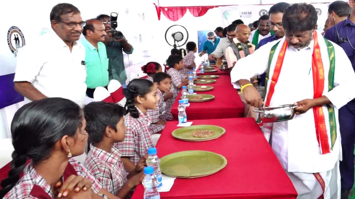 మధిరలో సెంట్రలైజ్డ్ కమ్యూనిటీ కిచెన్​ ఏర్పాటు - ప్రారంభించిన డిప్యూటీ సీఎం