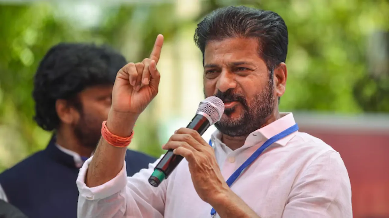 తెలంగాణ సీఎం రేవంత్ రెడ్డి వివాదాస్పద వ్యాఖ్యలు
