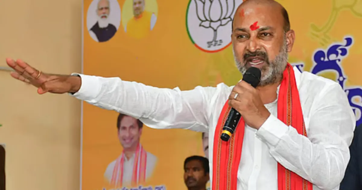 ఢిల్లీకి రాజకీయ మూటలు, కేసీ వేణుగోపాల్‌కు నిధులు..!