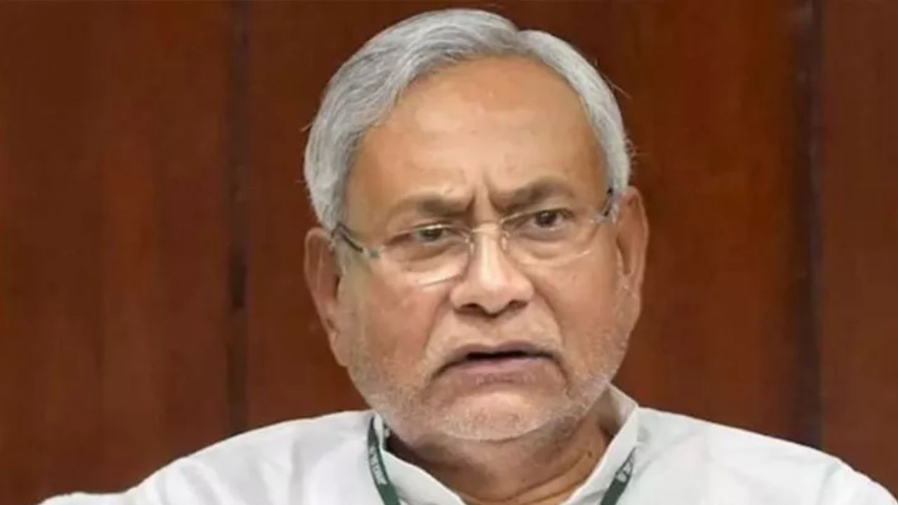 Bihar Elections: బీహార్ ఎన్నికల ముందు JDUలో కలకలం.. 11 మంది సస్పెండ్