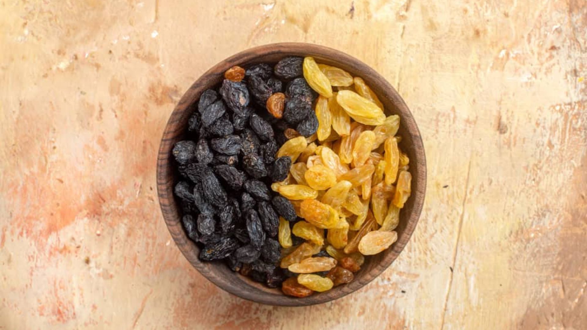 Raisins: నల్లని ఎండుద్రాక్ష, పసుపు ఎండుద్రాక్ష రెండింటిలో ఏవి మంచివి..!