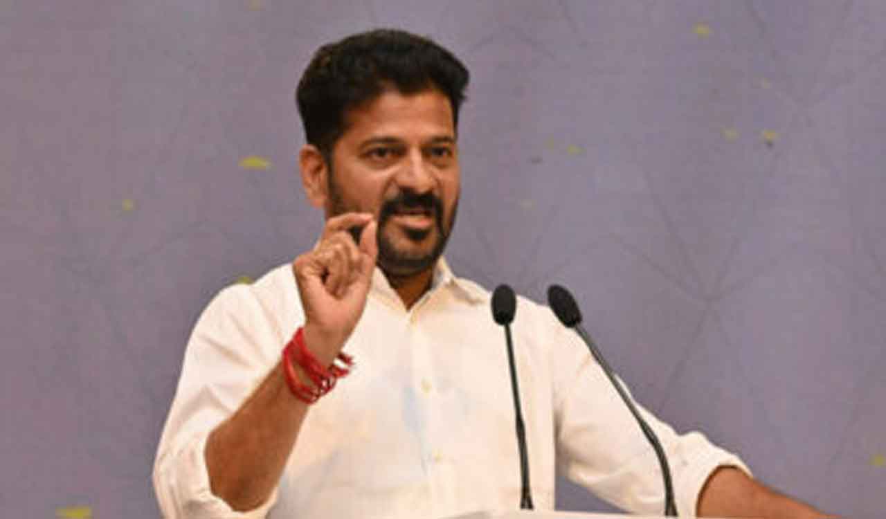 CM Revanth Reddy: మొంథా తుపాన్ ప్రభావం.. అప్రమత్తంగా ఉండాలని సీఎం ఆదేశాలు