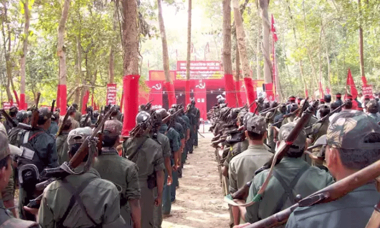 Maoists: ఛత్తీస్‌గఢ్‌లో 51 మంది మావోయిస్టుల లొంగుబాటు