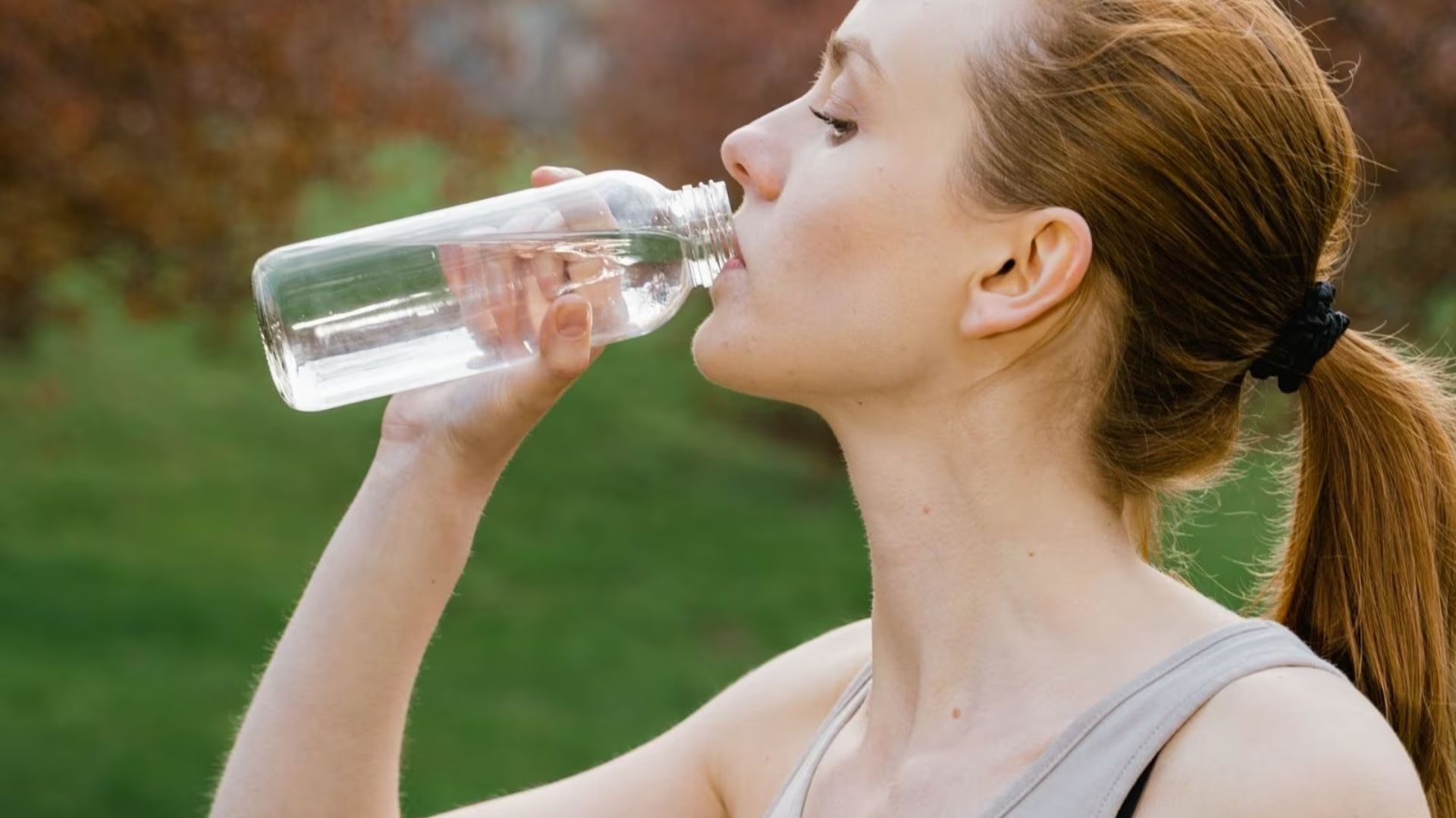 Health Tips: నిద్రపోయే ముందు నీళ్లు తాగుతున్నారా..? ఈ విషయాలు తెలుసుకోండి..!