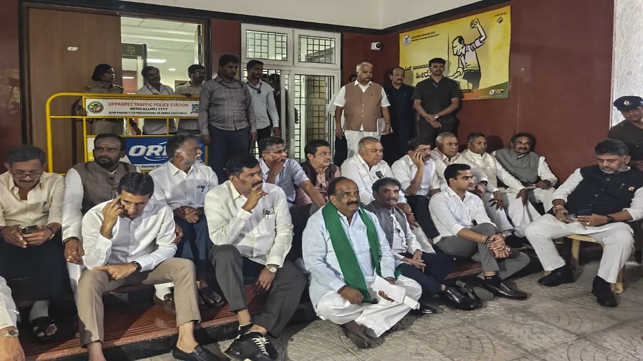 కర్ణాటక సీఎం డీకే శివకుమార్ నిరసన – general కర్ణాటక సీఎం డీకే శివకుమార్ నిరసన – general