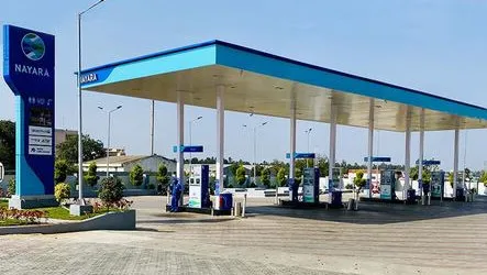 పెట్రోల్, డీజిల్ ధరల భారీ పెంపు.. వాహనదారులకు నయారా షాక్ – general పెట్రోల్, డీజిల్ ధరల భారీ పెంపు.. వాహనదారులకు నయారా షాక్ – general
