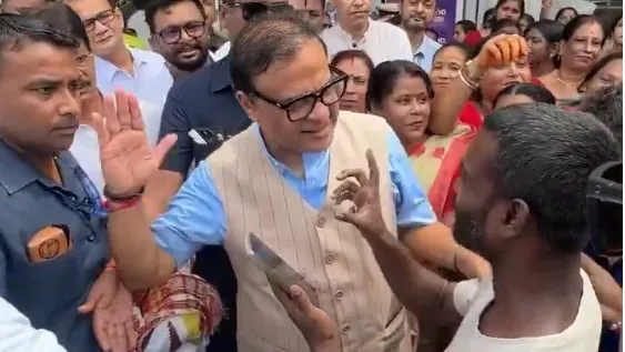 అసోం ముఖ్యమంత్రి హిమంత బిశ్వ శర్మను ఆశ్చర్యపరిచిన వ్యక్తి – general అసోం ముఖ్యమంత్రి హిమంత బిశ్వ శర్మను ఆశ్చర్యపరిచిన వ్యక్తి – general