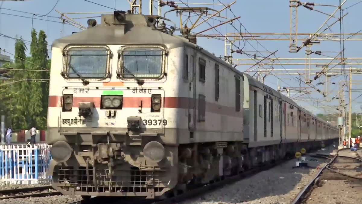 రైలు ప్రయాణంలో 'బోర్డింగ్ పాయింట్' మార్చుకోవాలా? – general రైలు ప్రయాణంలో 'బోర్డింగ్ పాయింట్' మార్చుకోవాలా? – general