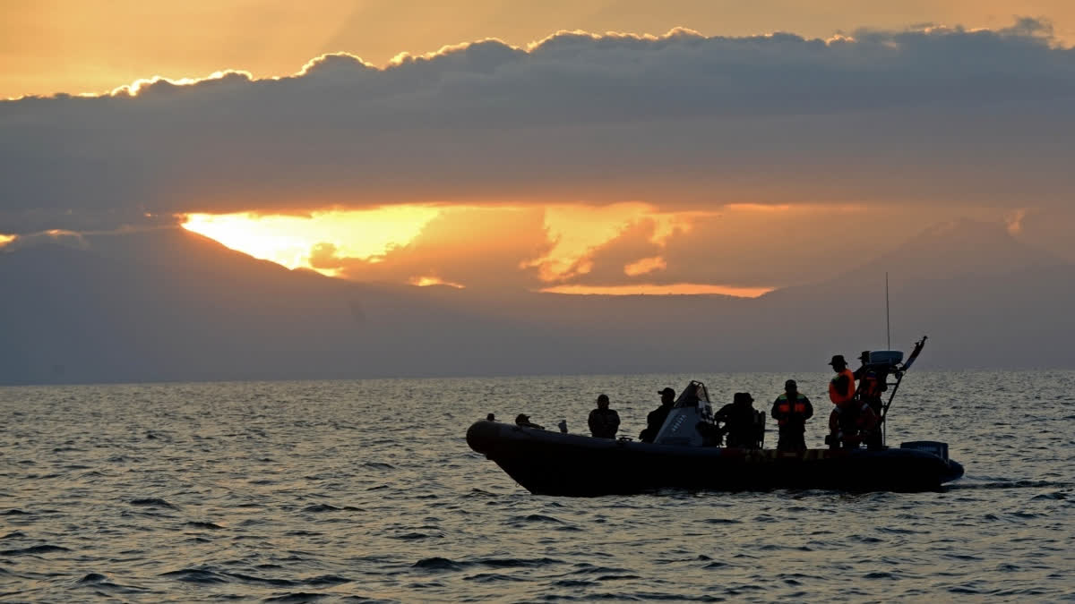 Libya boat capsize: సముద్రంలో వలసదారుల పడవ బోల్తా.. 42 మంది గల్లంతు!