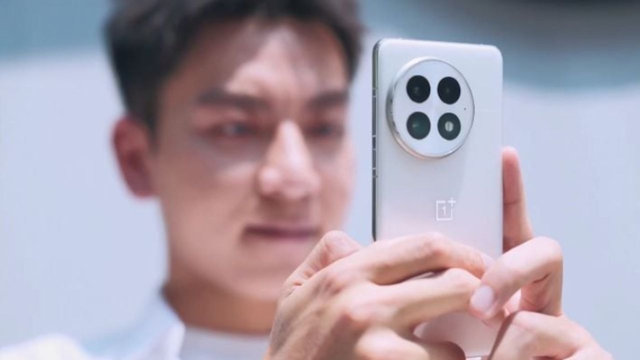 OnePlus 13 స్మార్ట్‌ఫోన్‌ను ఇప్పుడే భారీ డిస్కౌంట్‌తో కొనుగోలు చేయచ్చు. 