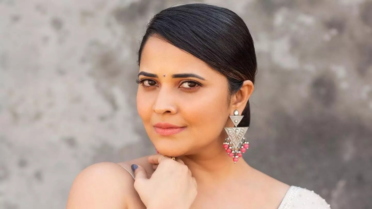 Anasuya Bharadwaj : అనసూయ కోలీవుడ్ ఎంట్రీ.. రొమాంటిక్ సాంగ్లో అదరగొట్టిన బ్యూటీ!