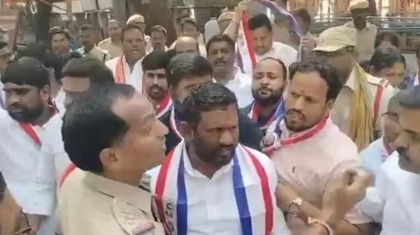 BC reservations: బీసీ రిజర్వేషన్లపై నిరసన.. గాంధీభవన్ ముట్టడించిన బీసీ సంఘాలు