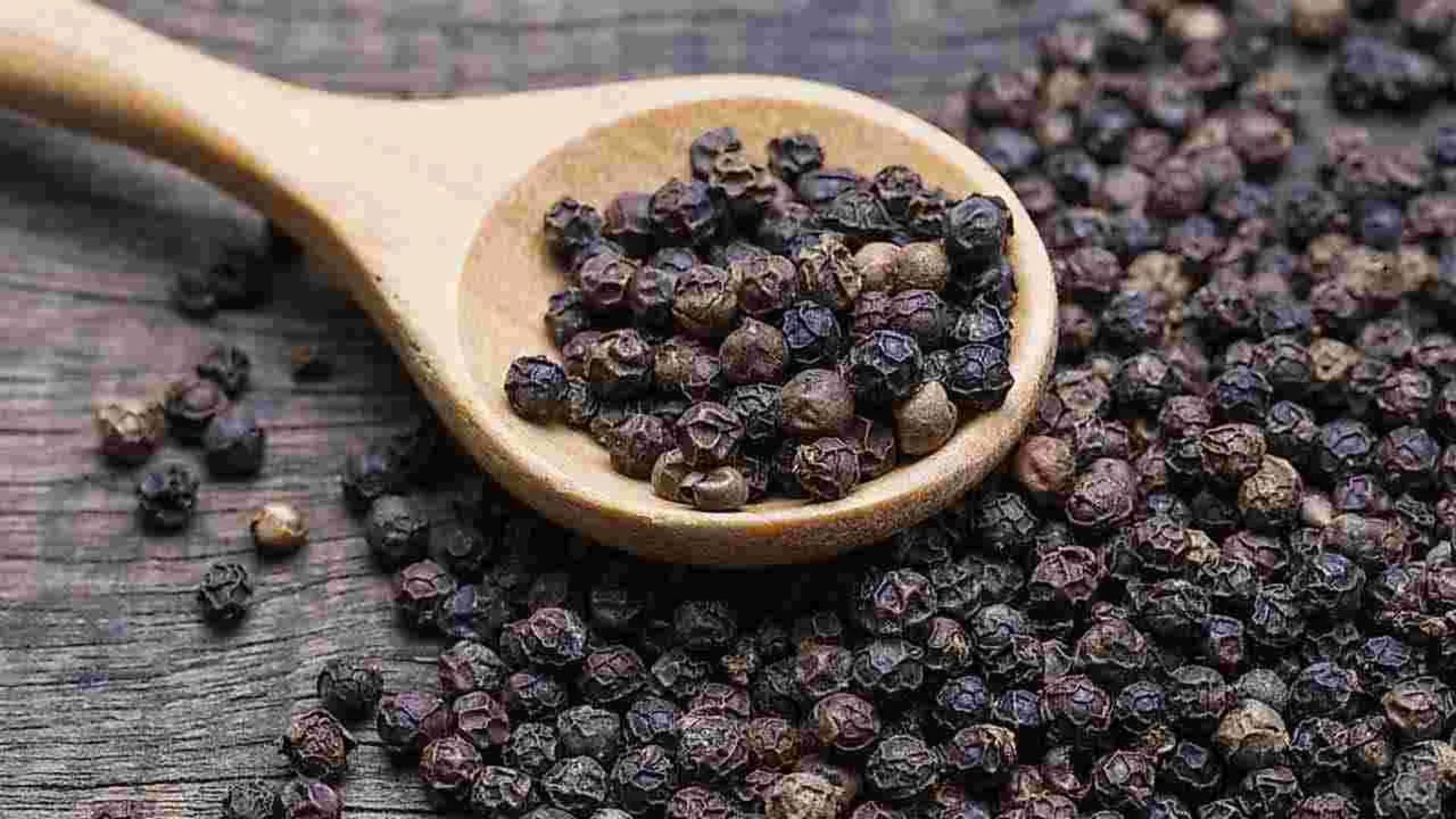 Black pepper Benefits: వర్షాలు పడగానే జలుబు జ్వరం వస్తుందా..? ఇప్పుడు చెప్పినట్లు చేస్తే  సమస్య మాయం!