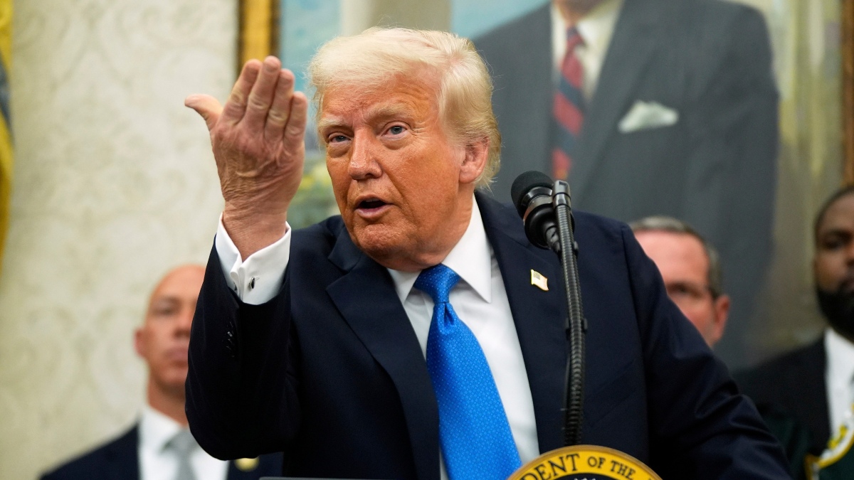 US President Donald Trump: 5 బిలియన్ల డాలర్ల దావా వేస్తా.. బీబీసీకి ట్రంప్ మాస్ వార్నింగ్!