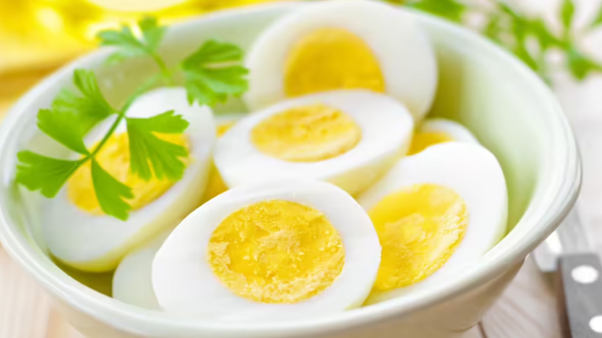 Eggs: రోజూ రెండు గుడ్లు తింటే ఎలాంటి లాభాలుంటాయో తెలుసా..?