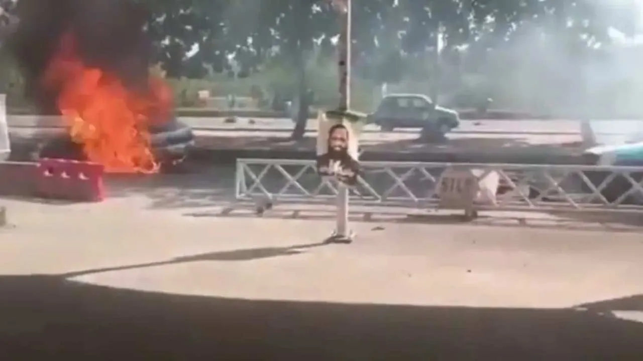 Huge explosion in Islamabad: ఇస్లామాబాద్‌లో భారీ పేలుడు..హైకోర్టు సమీపంలో కారు ధ్వంసం