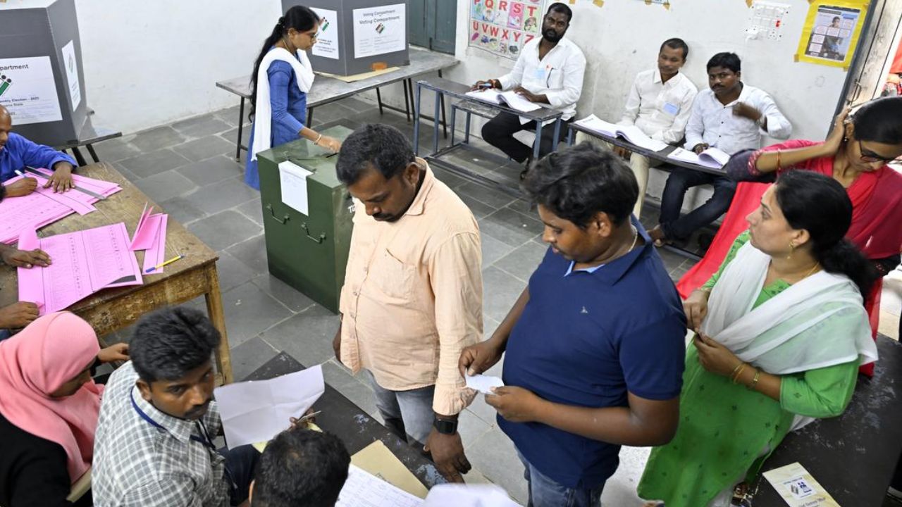 Jubileehills bypoll: తుది అంకానికి జూబ్లీహిల్స్ బైపోల్ ప్రచారం.. రేపే లాస్ట్