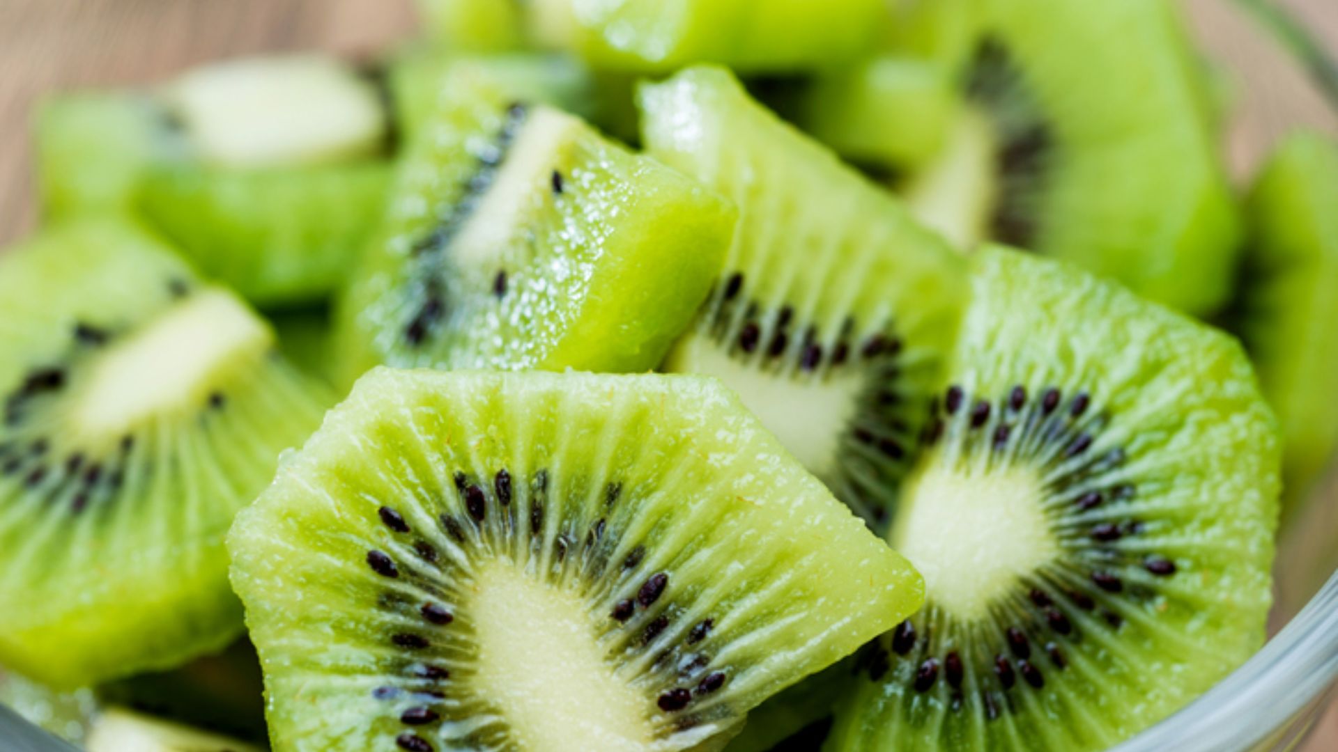 Unexpected Side Effects Of Kiwi Fruit: కివి తింటే ఇన్ని సమస్యలా..? వీరు మాత్రం అస్సలు తినోద్దు..!