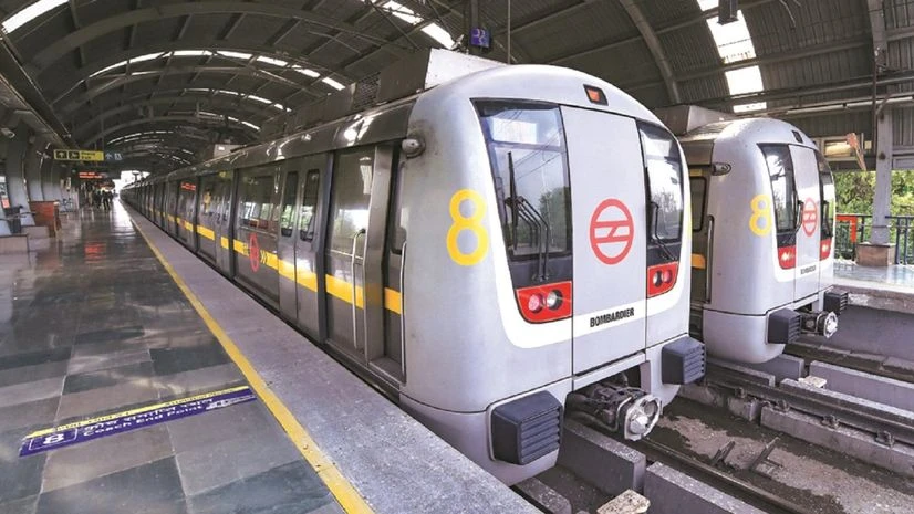 Delhi Blast: ఢిల్లీ పేలుడు ఎఫెక్ట్.. లాల్ క్విలా మెట్రో స్టేషన్ మూసివేత