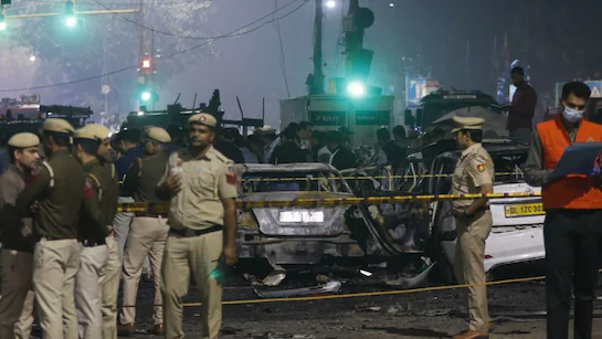 Massive explosion in Delhi.. warning to be alert: ఢిల్లీలో ఘోర పేలుడు .. అప్రమత్తంగా ఉండాలని హెచ్చరిక