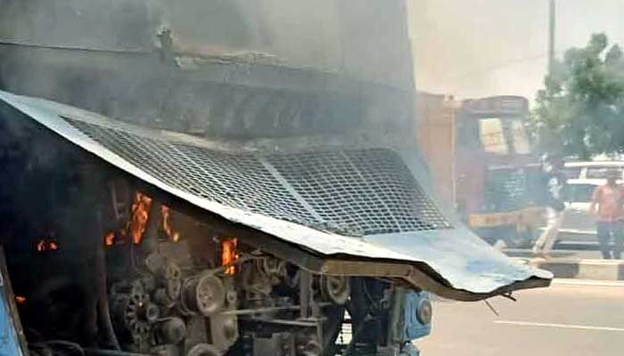 RTC Bus Caught Fire: తప్పిన పెను ప్రమాదం.. బస్సులో షార్ట్ సర్ట్క్యూట్