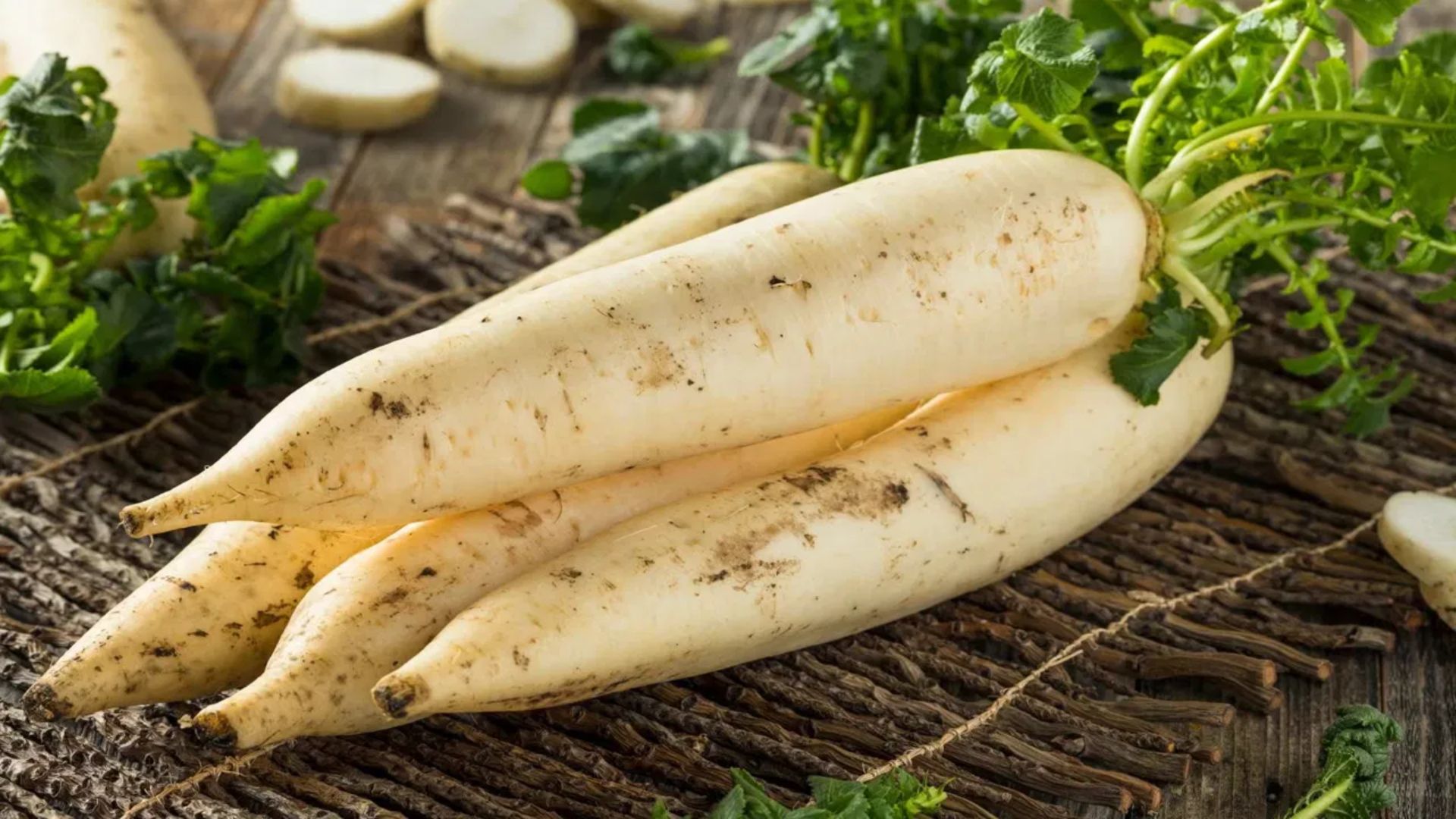 ముల్లంగి ఆరోగ్యానికి చాలా మేలు చేస్తుంది. 