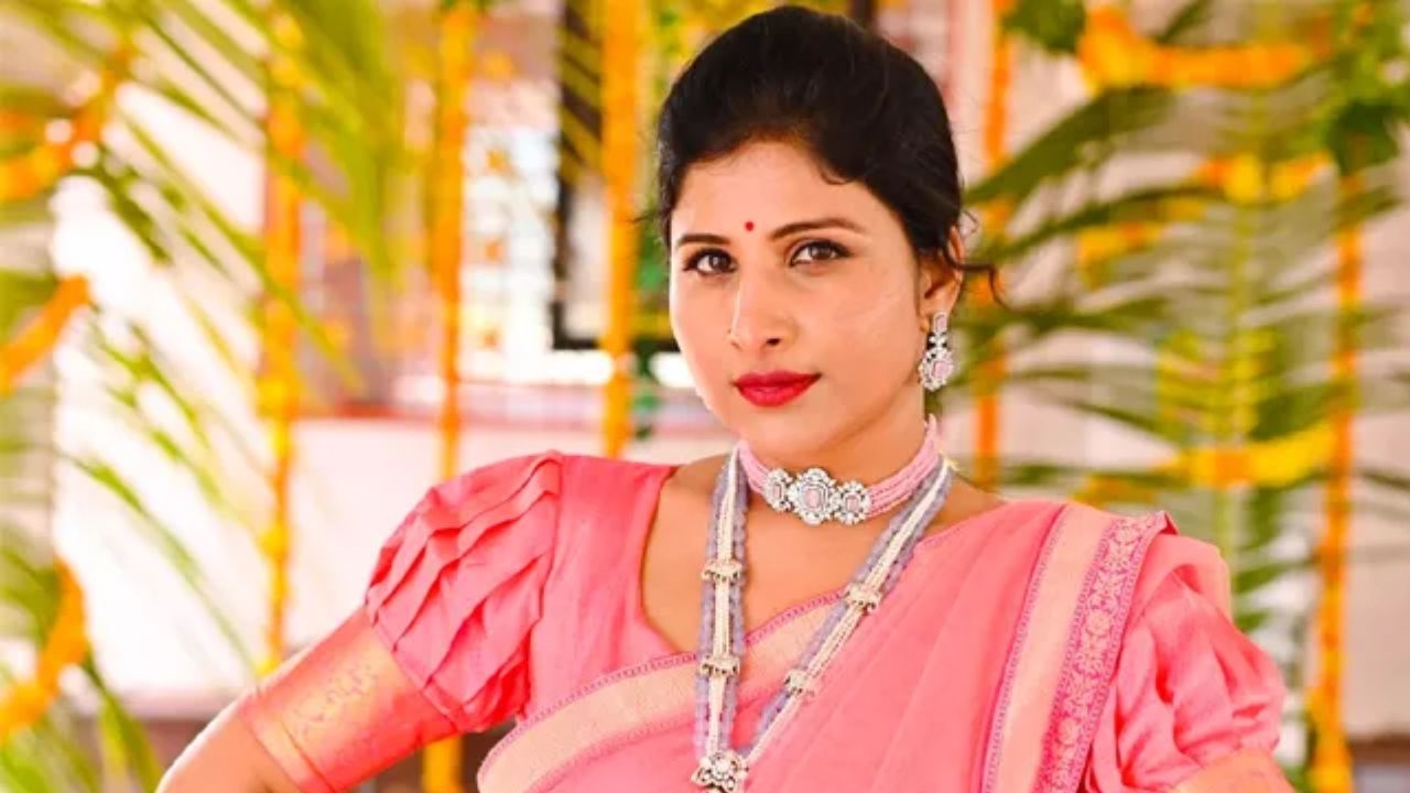 singer mangli : మంగ్లీపై బూతుల వివాదం… సోషల్ మీడియాలో ‘మేడిపల్లి స్టార్’ వీడియో వైరల్